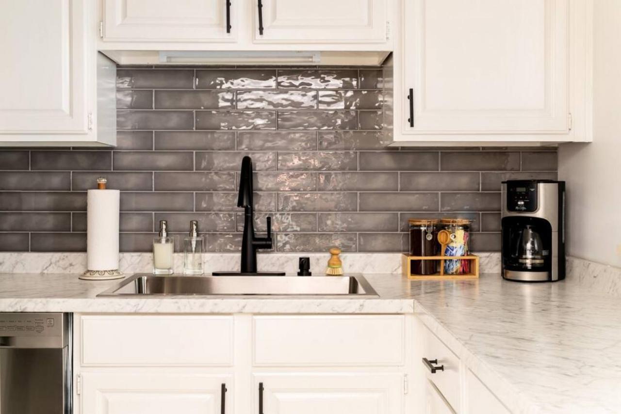 Stylish Downtown Nashville 3 Beds, 1 Bedroom With Private Patio, Parking ภายนอก รูปภาพ