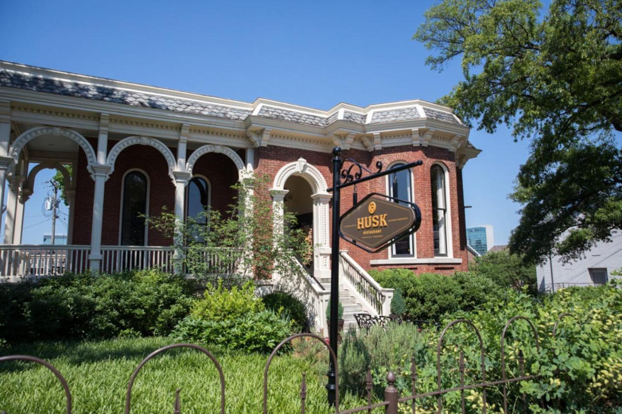 Stylish Downtown Nashville 3 Beds, 1 Bedroom With Private Patio, Parking ภายนอก รูปภาพ